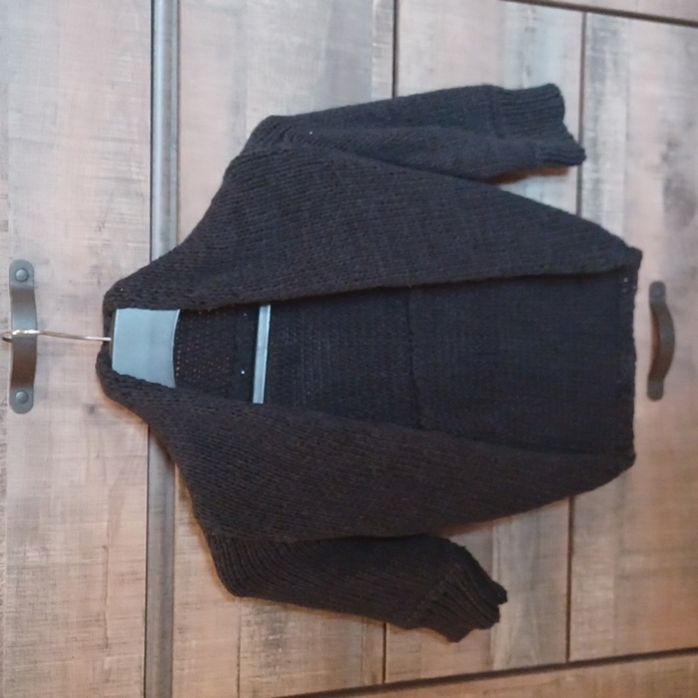 New York & Co shrug